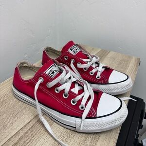 red converse 💋💋💋